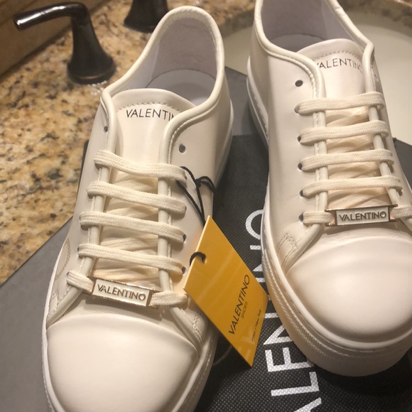 New Valentino Shoes. - Picture 3 of 10